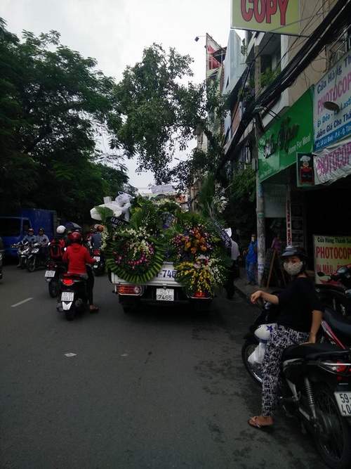 Hàng nghìn người xuống đường tiễn biệt Minh Thuận 9