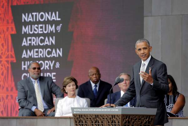 Vợ chồng Obama, Bush hội ngộ tại lễ khai trương bảo tàng về người da màu 8