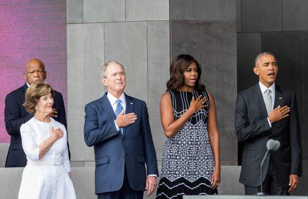Vợ chồng Obama, Bush hội ngộ tại lễ khai trương bảo tàng về người da màu 5