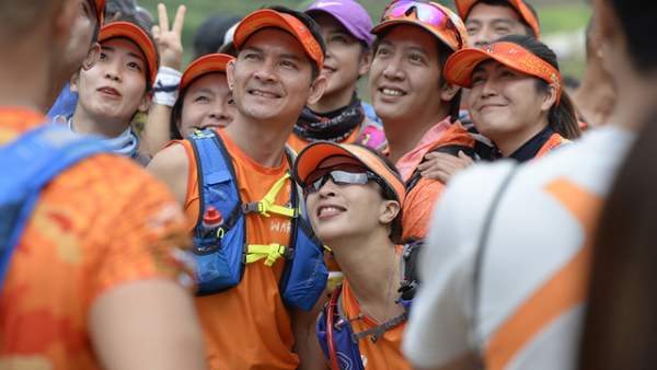 Công chúa Thái Lan tham gia giải chạy marathon băng núi tại Việt Nam 6