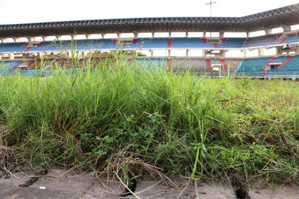 Sân bóng đá trăm tỷ bậc nhất Việt Nam bị bỏ hoang 4