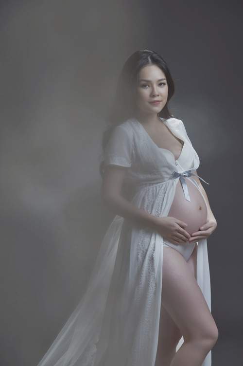 Mặc đồ sexy, Dương Cẩm Lynh khoe bụng bầu đẹp viên mãn tháng cuối thai kỳ 15