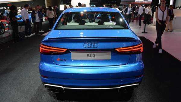 Audi tăng thêm sức mạnh cho "tí hon" A3 3