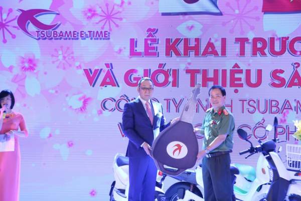 Tsubame E-time mạnh tay tặng 100 xe máy điện cho Công an Hà Nội 4