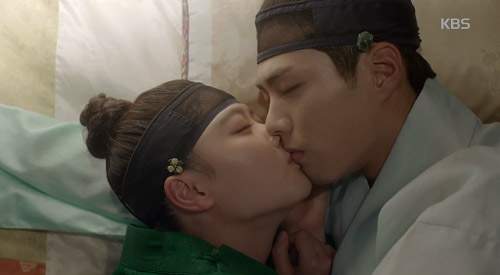 Mây họa ánh trăng tập 13: Kim Yoo Jung trao người yêu nụ hôn từ biệt 9