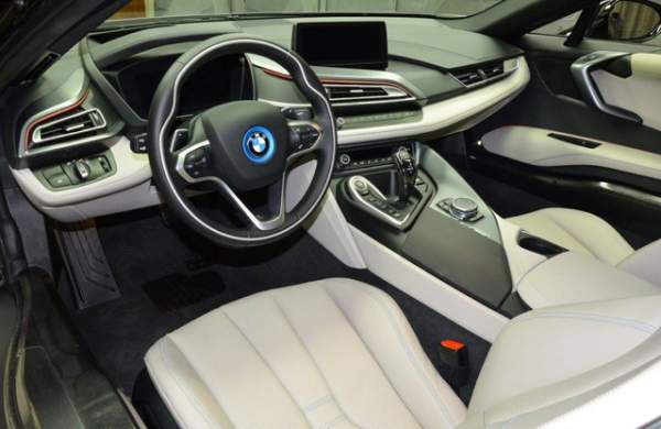 BMW i8 đẹp ngỡ ngàng trong sắc tím 8