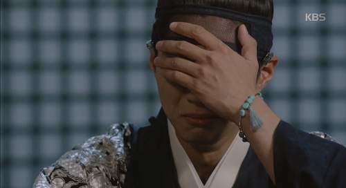 Mây họa ánh trăng tập 14: Park Bo Gum "nhìn gà hóa cuốc" vì nhớ người yêu 6