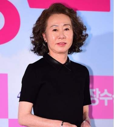 5 sao nữ Hàn chấp nhận diễn cảnh nóng với đàn em đáng tuổi con mình 3