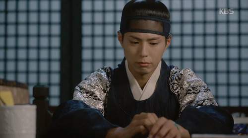 Mây họa ánh trăng tập 14: Park Bo Gum "nhìn gà hóa cuốc" vì nhớ người yêu 3