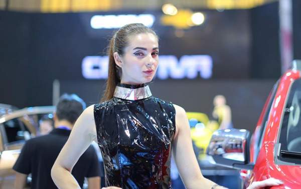 Những cô gái xinh đẹp tại Vietnam Motor Show 2016 8