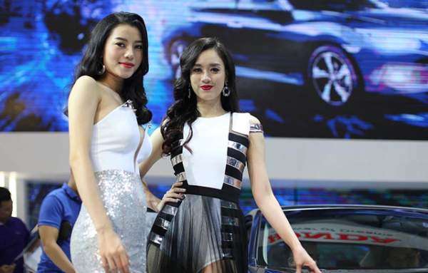 Những cô gái xinh đẹp tại Vietnam Motor Show 2016 3