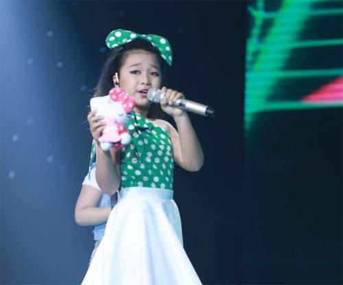 "Tiểu Thu Minh" gây sốt The Voice Kids 2