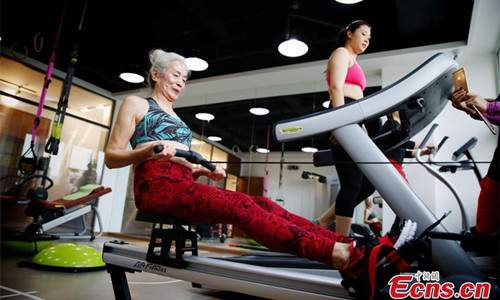 Cụ bà 71 tuổi gây sốc vì tập gym khỏe hơn thanh niên 6