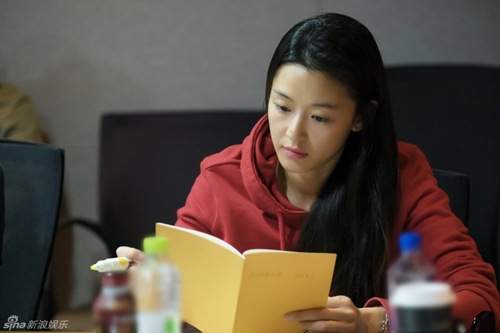 Lee Min Ho thẫn thờ ngóng biển, mơ về "người tình kiếp trước" Jeon Ji Hyun 30