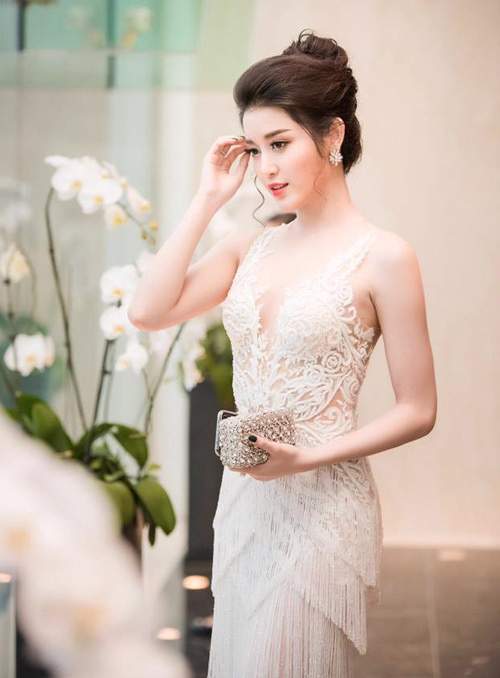 Thời trang sao Việt đẹp: Nửa kín nửa hở Huyền My lại khiến fan "bấn loạn" 6