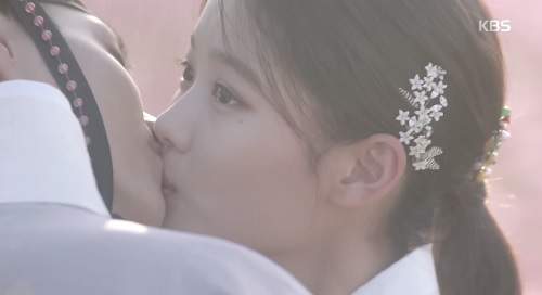 Mây họa ánh trăng tập cuối: Park Bo Gum - Kim Yoo Jung trả giá đắt vì hạnh phúc 9
