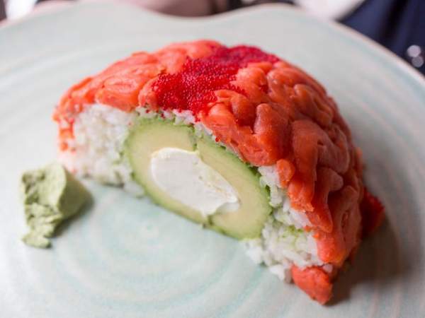 Sushi cá hồi hình bộ não Halloween: Ăn thôi chứ sợ gì! 36