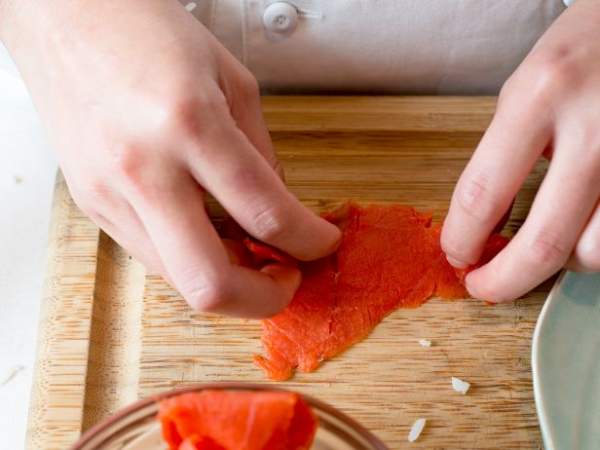 Sushi cá hồi hình bộ não Halloween: Ăn thôi chứ sợ gì! 15