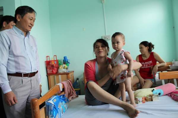 4 ca sốt xuất huyết tử vong, lãnh đạo tỉnh Khánh Hòa thị sát bệnh viện 2