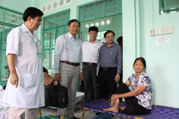 4 ca sốt xuất huyết tử vong, lãnh đạo tỉnh Khánh Hòa thị sát bệnh viện 4