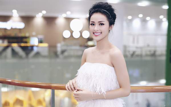 Những lần sexy hiếm hoi “chết người” của cô Tấm Hạ Vi 6