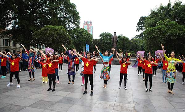 Hoa hậu Ngọc Hân và Mỹ Linh cùng "nhảy vì sự tử tế" 3