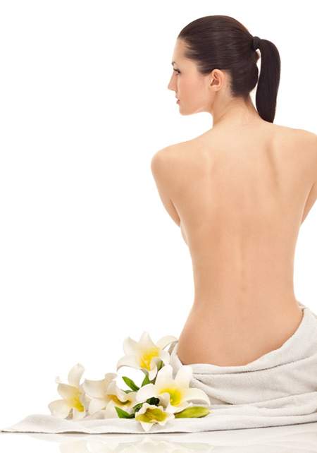 Tắm trắng bằng tia hồng ngoại tại Ngọc Trinh spa. 9