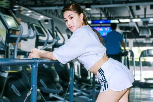 Chân dài  Lê Hà The Face lộ ảnh tập gym căng nuột 8