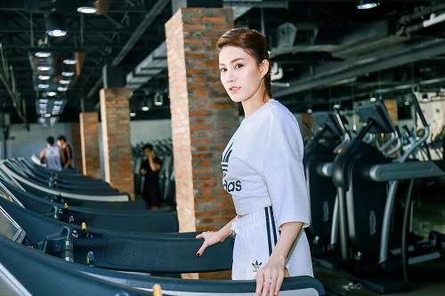 Chân dài  Lê Hà The Face lộ ảnh tập gym căng nuột 3