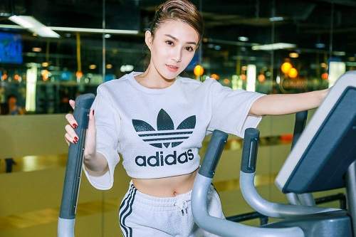 Chân dài  Lê Hà The Face lộ ảnh tập gym căng nuột 5