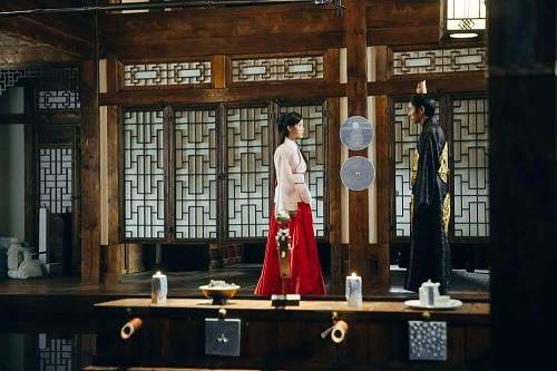 Người tình ánh trăng tập 19: IU buông tay Lee Jun Ki để cưới người khác 9