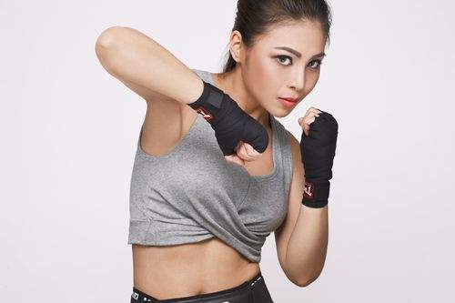 Soi độ sexy lăn xả của "nữ hoàng boxing" Hoàng Yến My 9