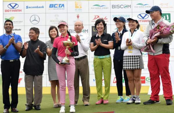 Phá vỡ kỷ lục, Hanako Kawasaki giành ngôi vô địch golf nữ quốc gia 2