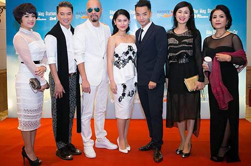 Mr Đàm, Đức Hùng rạng rỡ đến chúc mừng phim của Hồng Ánh 30