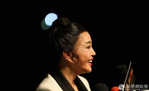 Ngỡ ngàng với "Võ Tắc Thiên" Lưu Hiểu Khánh khi tái xuất sân khấu kịch 15