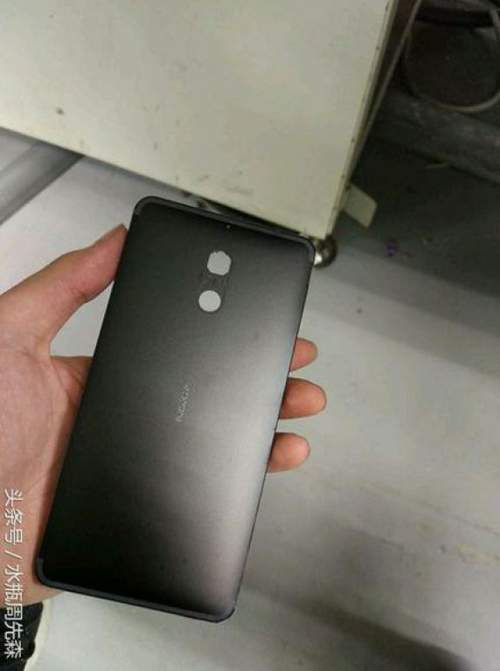 Trên tay ảnh thực tế Nokia D1C, vỏ kim loại 5
