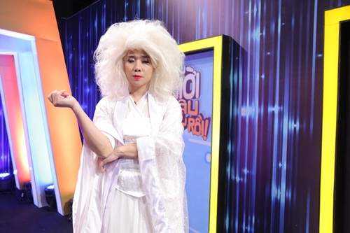 Ơn giời tập 1: Hoài Linh bái phục nữ nghệ sĩ răn dạy Trường Giang trên sóng truyền hình 18