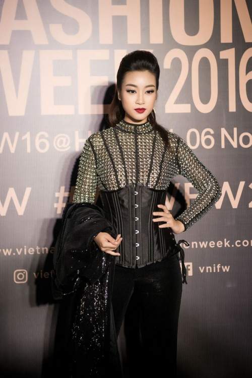 Hoa hậu Mỹ Linh, Á hậu Thanh Tú đẹp lạ, lấn át dàn sao khủng 3