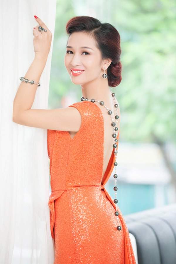 Top 4 mỹ nhân U40,50 đẹp hơn gái 18 của showbiz Việt 10