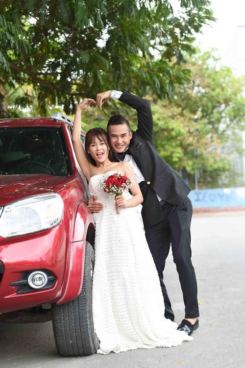 Lương Thế Thành nhớ vợ khi chụp ảnh cưới cùng hot girl Sam 24