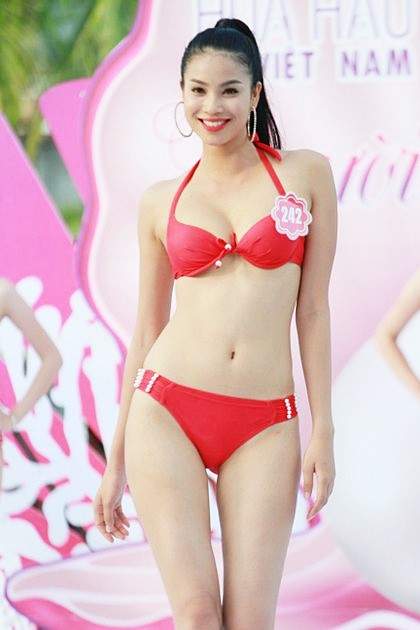 Đọ sắc bikini nóng bỏng của 2 Hoa hậu hoàn vũ Việt Nam 5