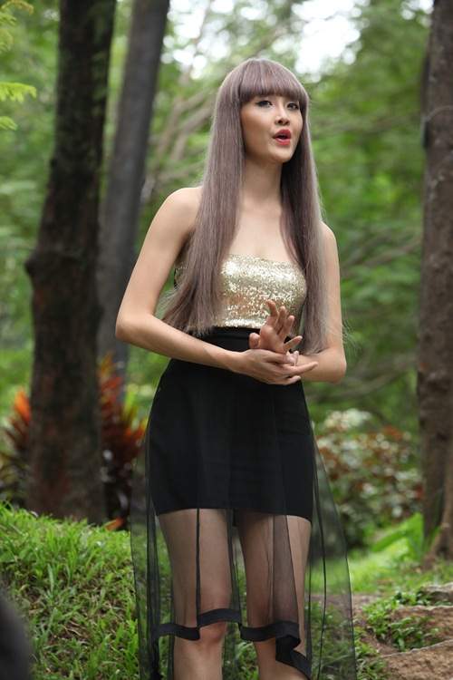 Siêu mẫu Châu Á Trương Mỹ Nhân khoe thân hình bốc lửa khi vào vai thiếu nữ “sống ảo” 45