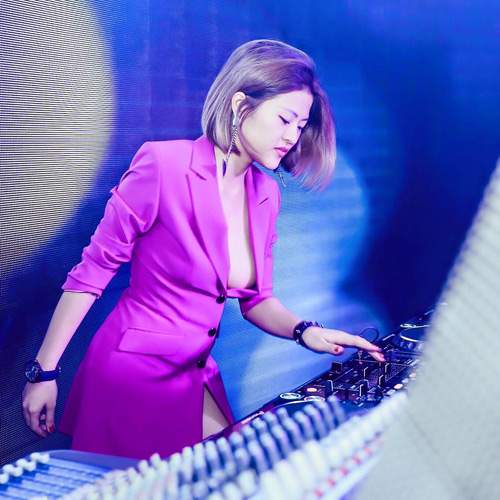 Nữ DJ nóng bỏng từ chối đại gia để yêu cựu tiền đạo Việt Thắng 8