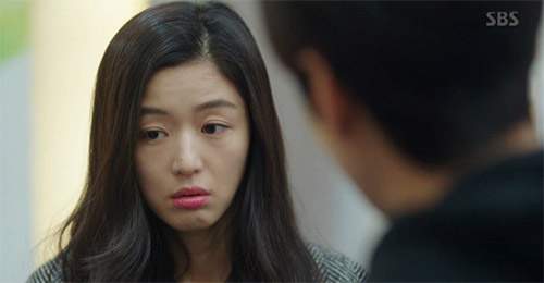 Huyền thoại biển xanh tập 5: Chưa kịp hẹn hò Lee Min Ho, Jeon Ji Hyun đã bị xe tông 6
