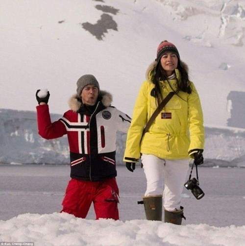 Cặp đôi đến Nam Cực làm đám cưới cùng chim cánh cụt 7