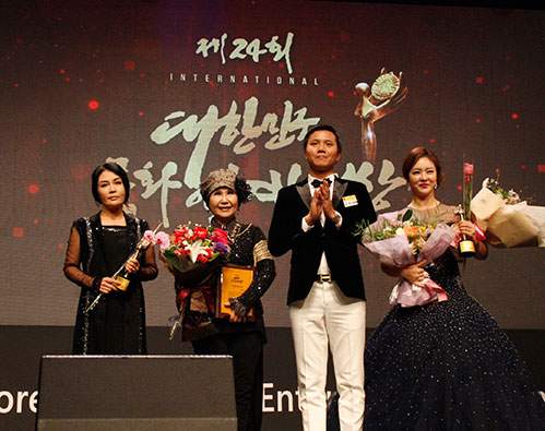 Tiết lộ về giải thưởng điện ảnh Hàn Quốc mà Lý Hải, Midu giành được 15