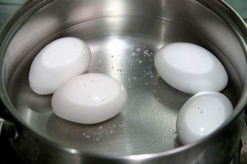 Thực hư việc ăn trứng ngâm nước lạnh dễ nhiễm khuẩn 2