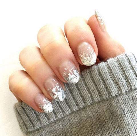 Muôn kiểu màu nail nổi bật cho mùa lễ hội 4