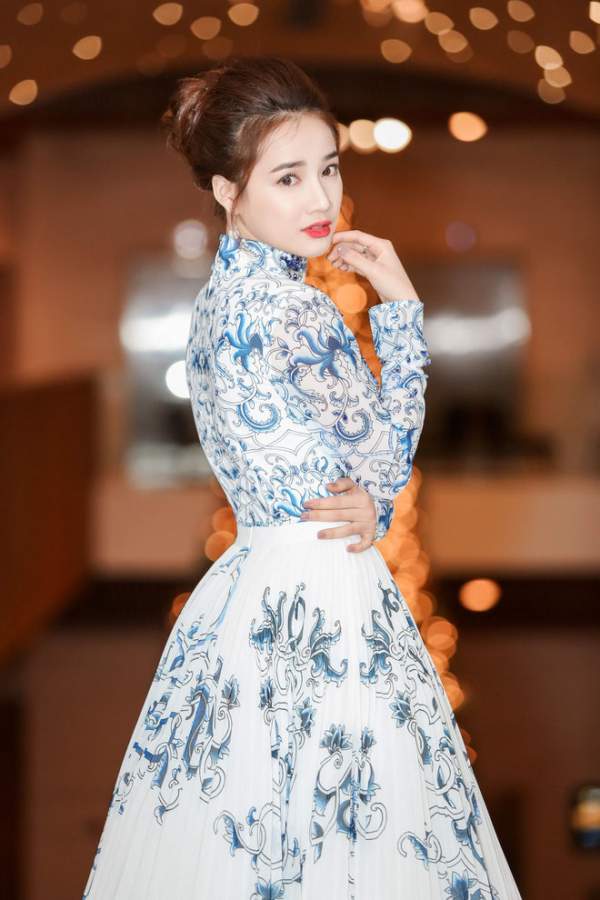 Thời trang Sao Việt đẹp: Nhã Phương, Angela Phương Trinh "ăn hình nhất" tuần này 9