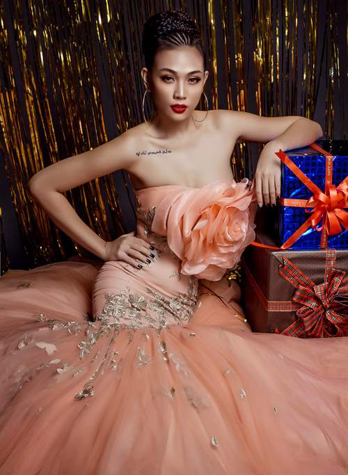 Siêu mẫu Diệu Huyền gợi ý váy dạ tiệc lộng lẫy cho mùa lễ hội 27